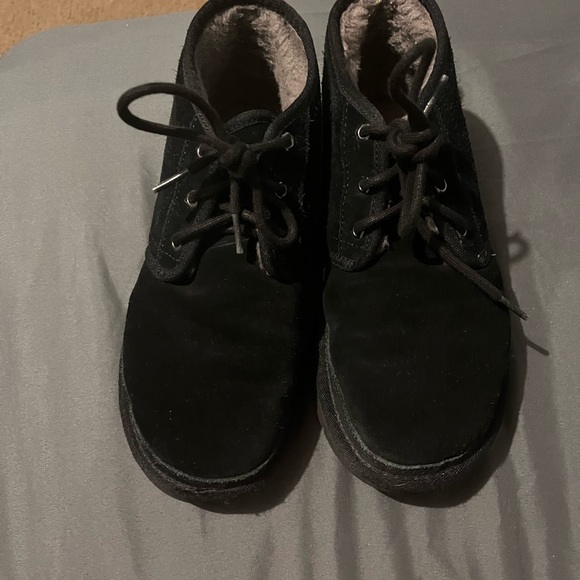 Black uggs - Picture 3 of 6
